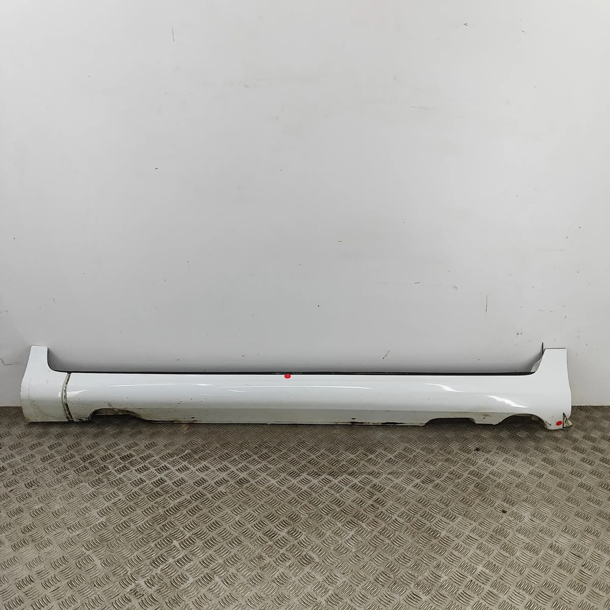 VOLVO XC60 Left Side Plastic Sideskirt Cover 39819580 2016 27416116