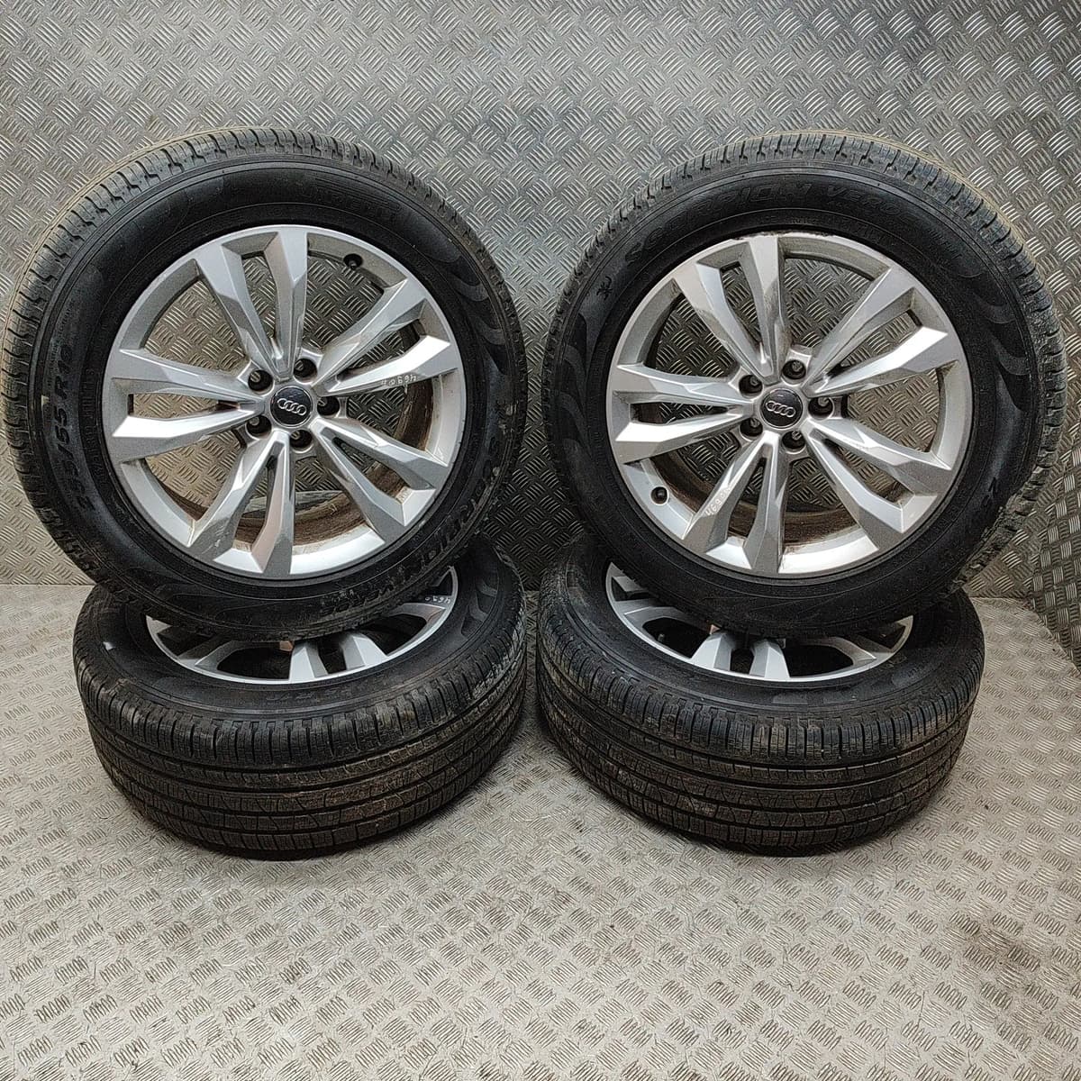 AUDI Q7 4M Alloy Wheel Set R19 4M0601025C 3.0 Petrol 245kw 2019 27545448