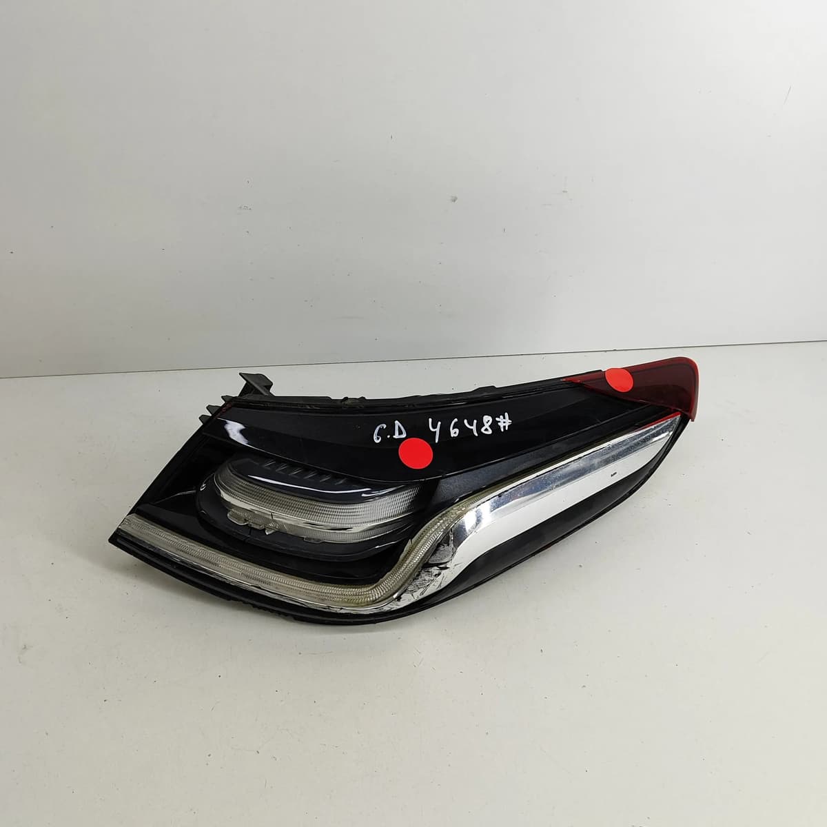 KIA XCEED CD Rear Right Tail Light  92402-J7300 2020 LHD 27646067