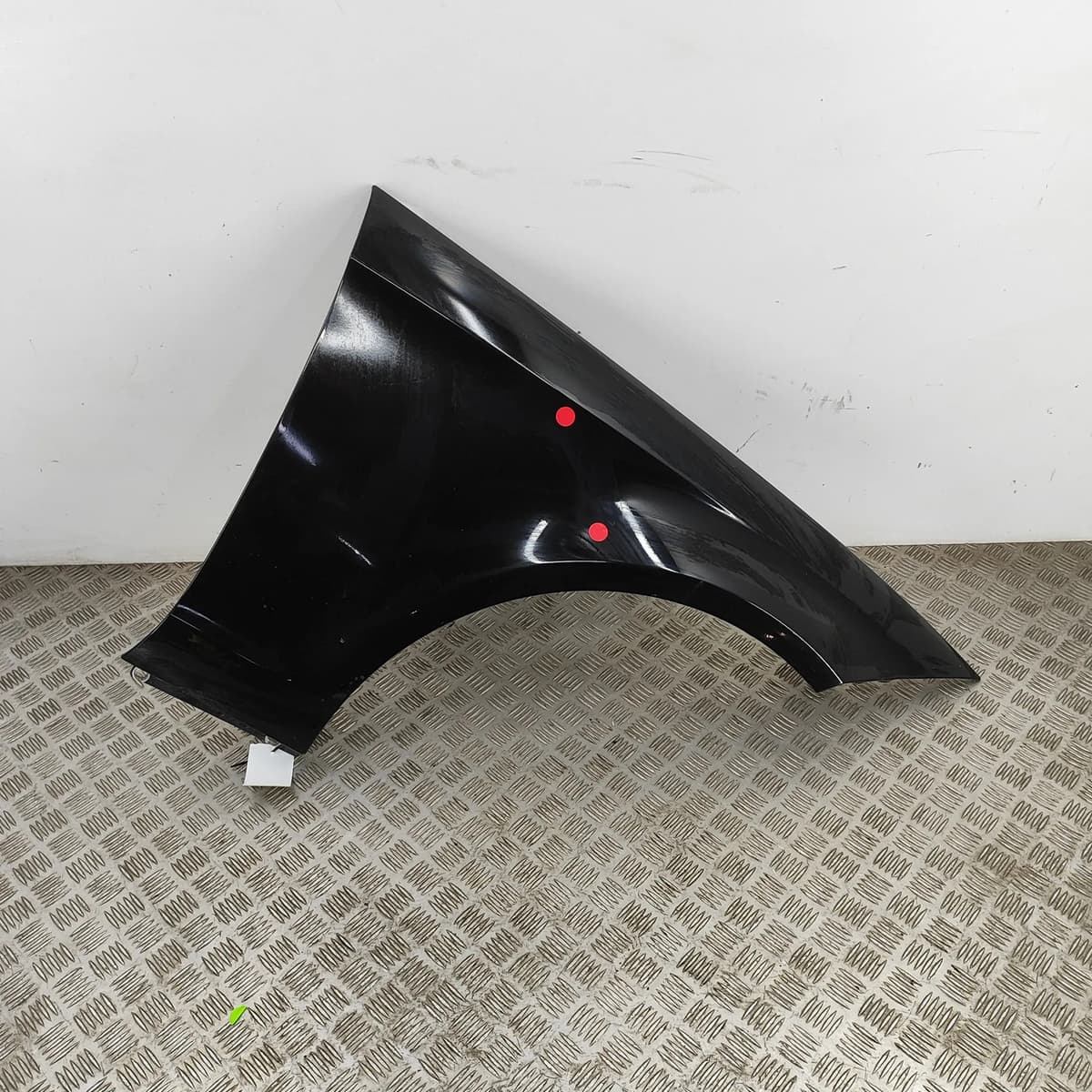MERCEDES-BENZ CLS C218 Front Right Fender A2188800218 4.7 Petrol 320kw 27800304