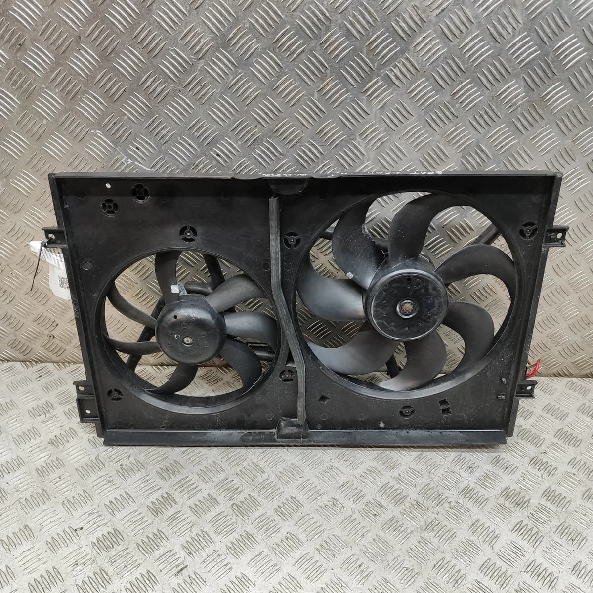 SEAT LEON MK2 1P Engine Cooling Fan Shroud 1J0121207M 2.0D 100kw 2005 27820843