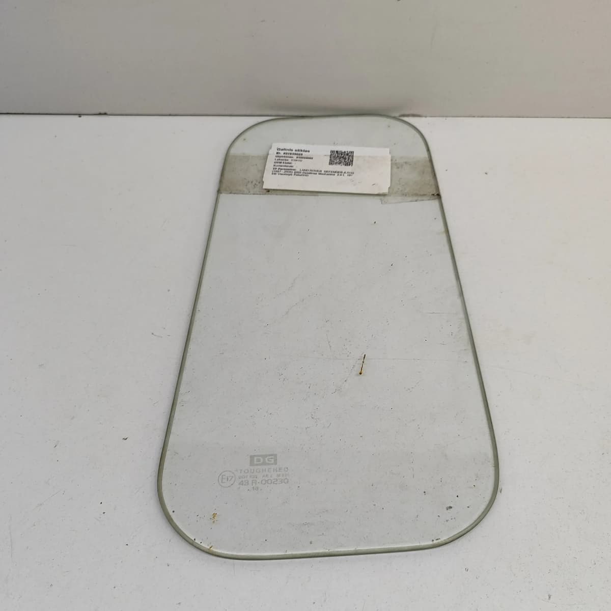 LAND ROVER DEFENDER L315 Rear Side Window Glass MTC3476 2005 27839628