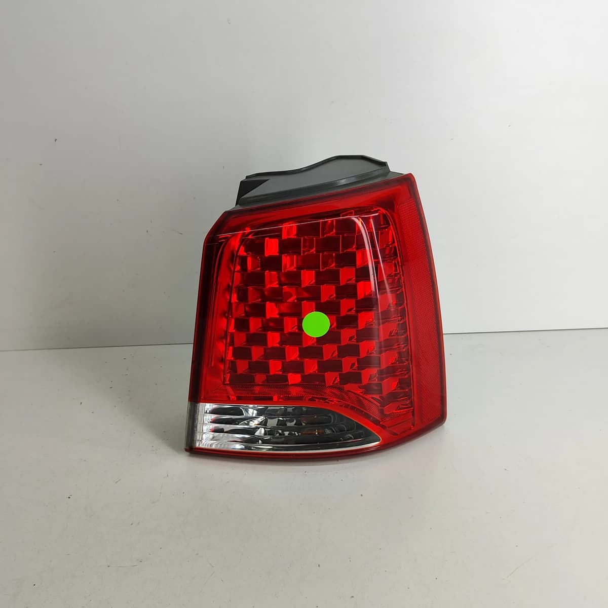KIA SORENTO MK2 XM Rear Right Tail Light 92402-2P020 2019 RHD 27967184
