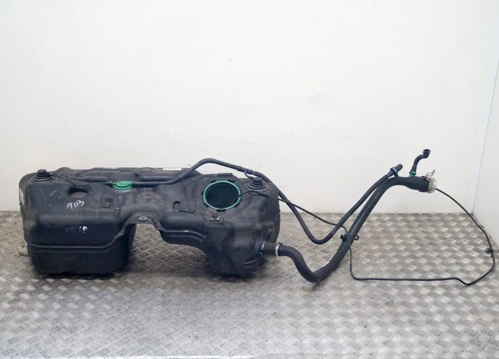 BMW X3 F25 3.0 Petrol Fuel Tank 7220693 7279357 2011