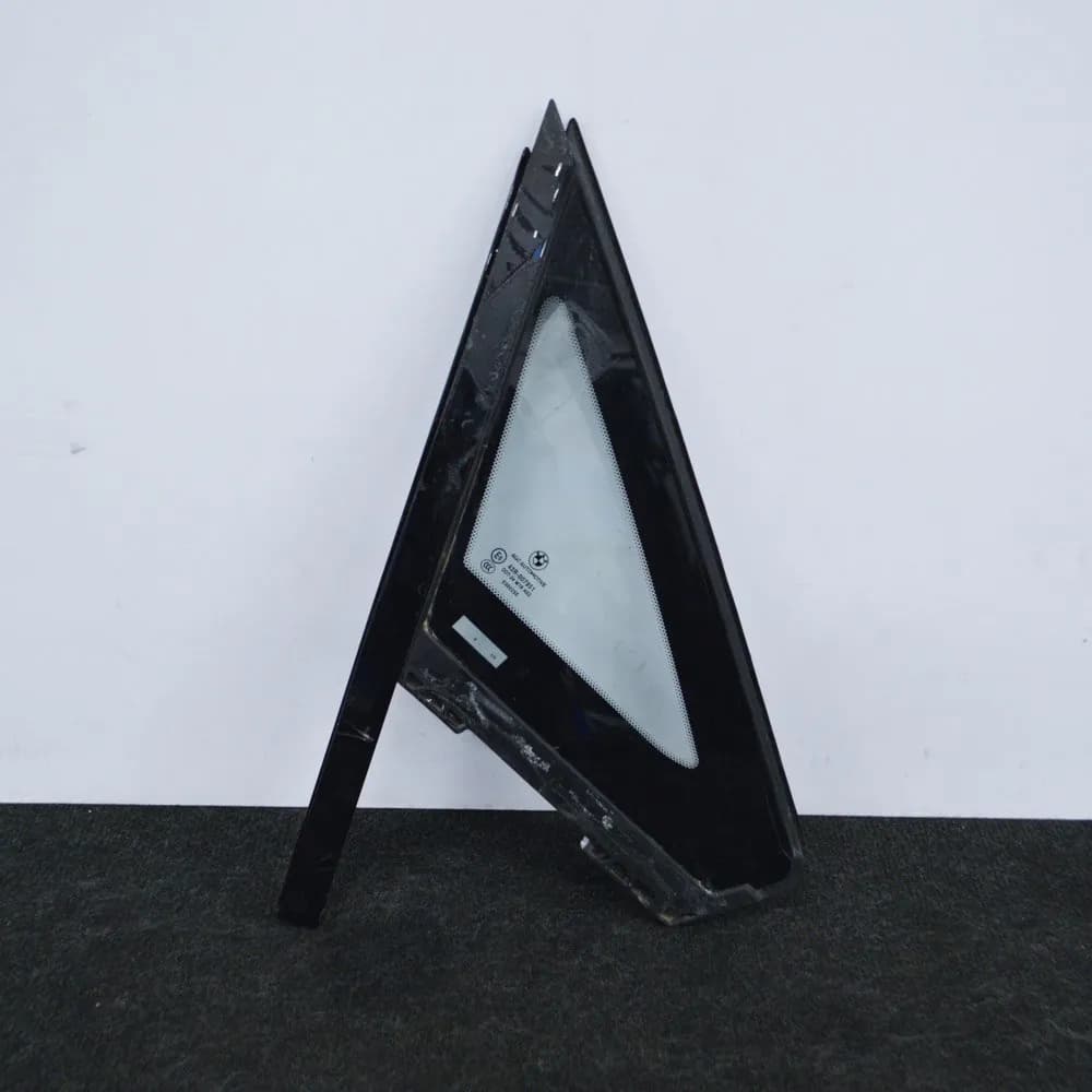 BMW i8 I12 Front Right Triangle Window 7372180 2015