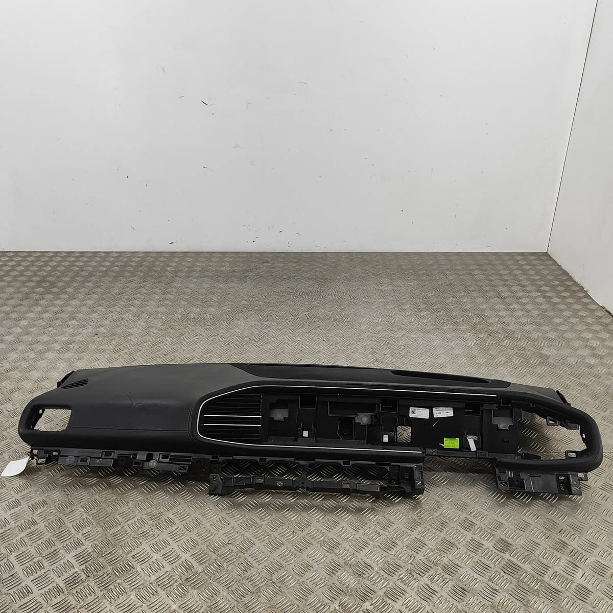 MERCEDES-BENZ GLS X167 Dashboard Panel A1676803104 4.0 Hybrid 2022 RHD 28134631