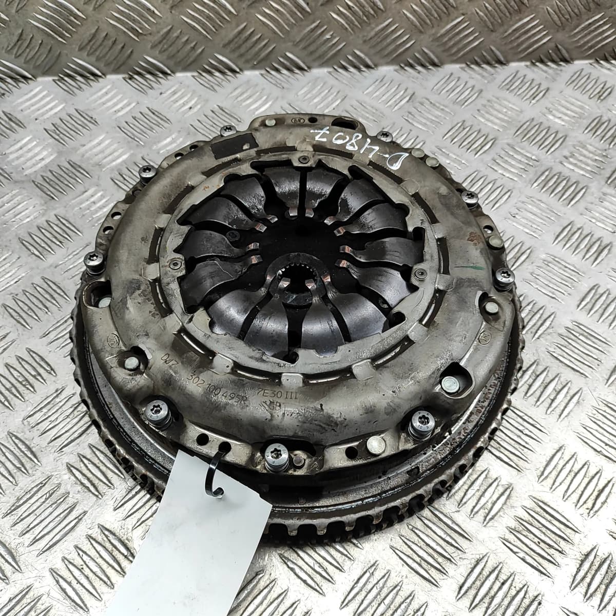 NISSAN QASHQAI J11 Schwungradkupplungssatz 302100495R 1,2 Benzin 85 kW 28180660
