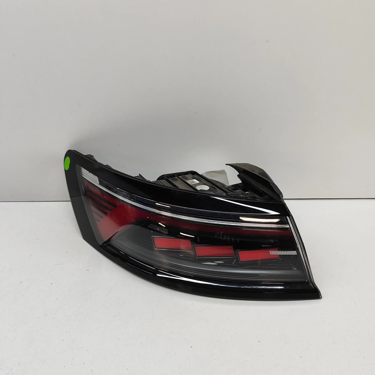 VW ARTEON 3H7 Rear Left Tail Light 3G8945207N 1.4 Petrol / electricity 28204140