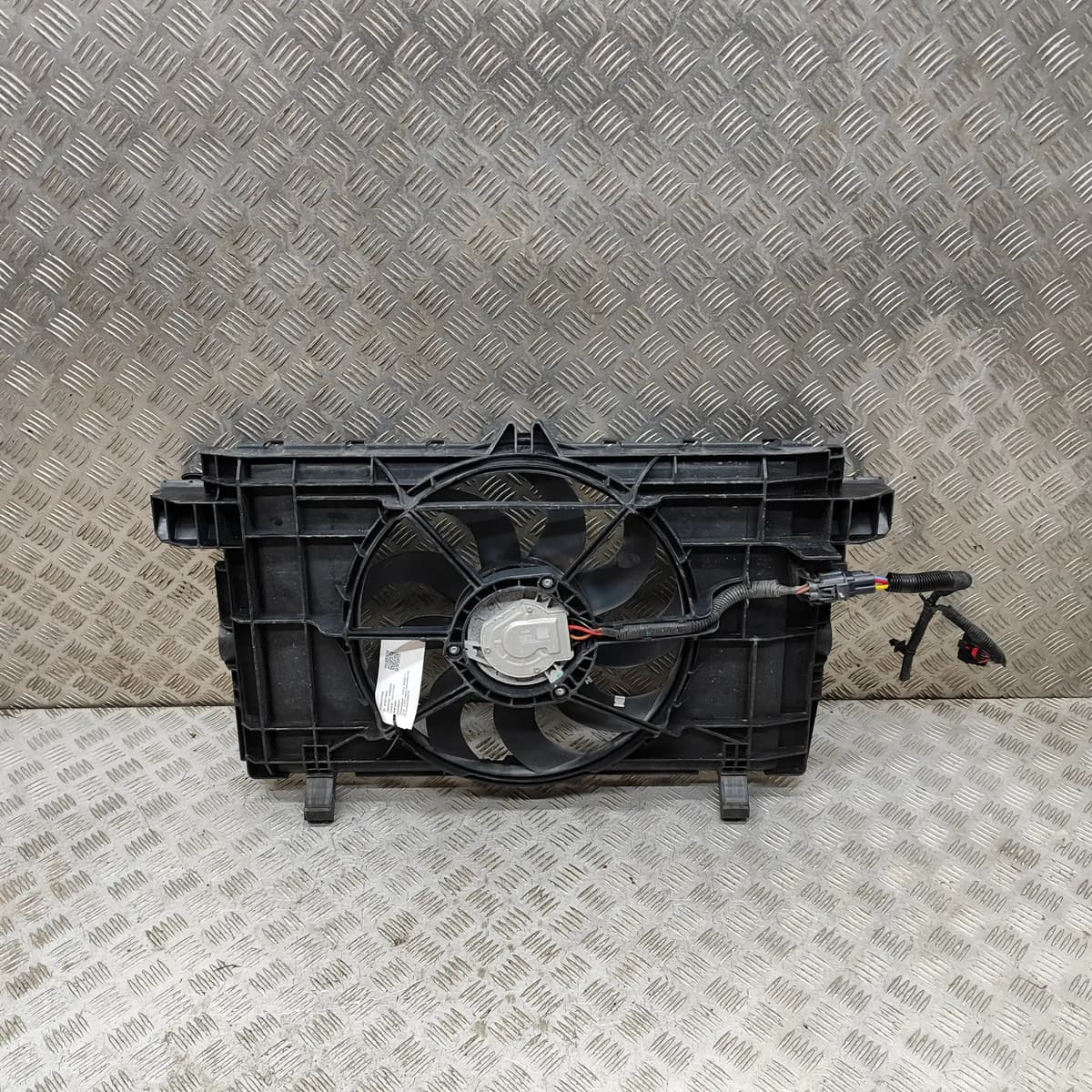 TESLA MODEL 3 Engine Cooling Fan Shroud 1607808-00-A Electricity 340kw 2021