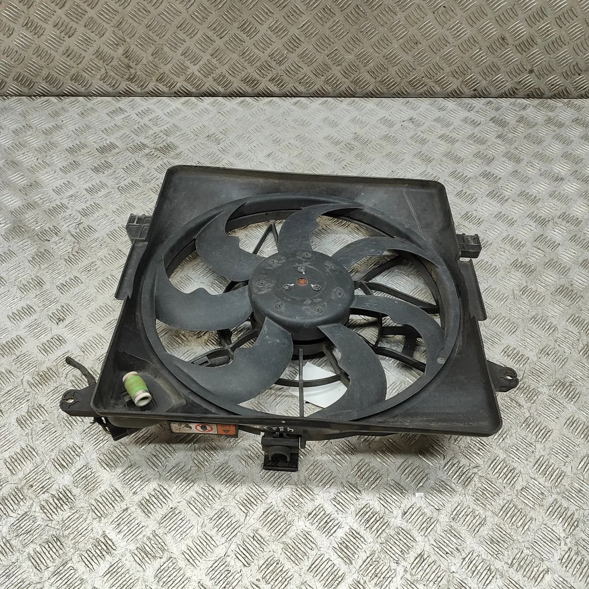 HYUNDAI i40 CW VF Engine Cooling Fan Shroud 25380-3Z800 1.7D 103kw 2015 28221605