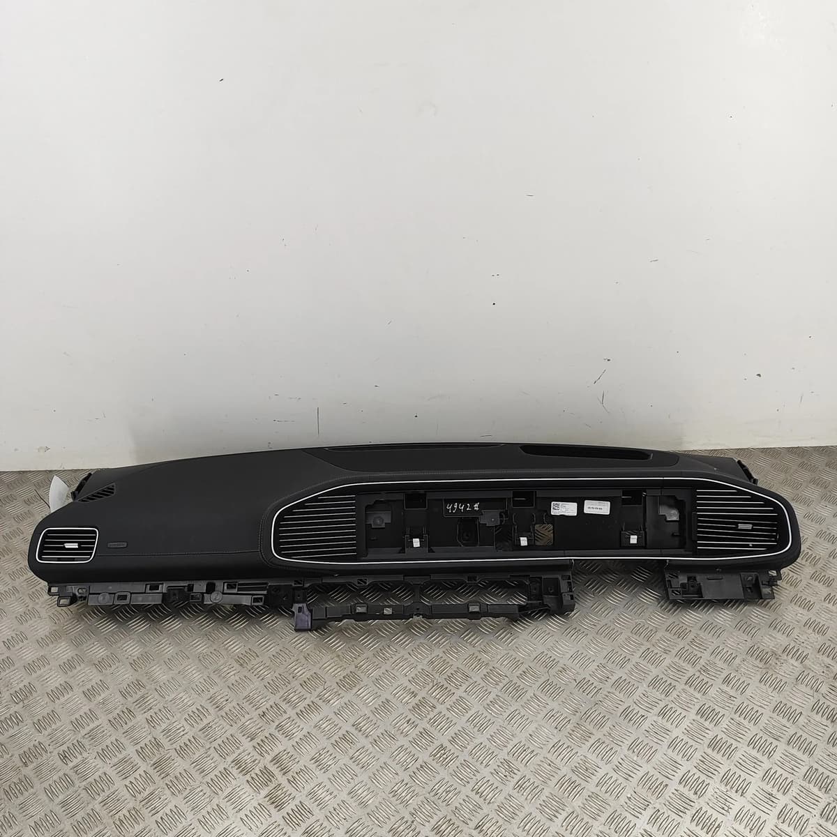 MERCEDES-BENZ GLE W167 Dashboard A1676808609 2024 RHD 28239095