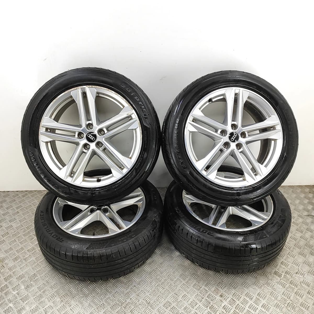 AUDI Q5 FY Alloy Wheel Set 8.0Jx19H2 ET39 235/55Z R19 80A601025G 2021 28278787