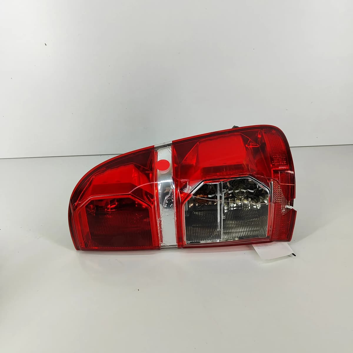 TOYOTA HILUX 7 AN10 Rear Right Tail Light 81550-0K140 2011 LHD 28422798