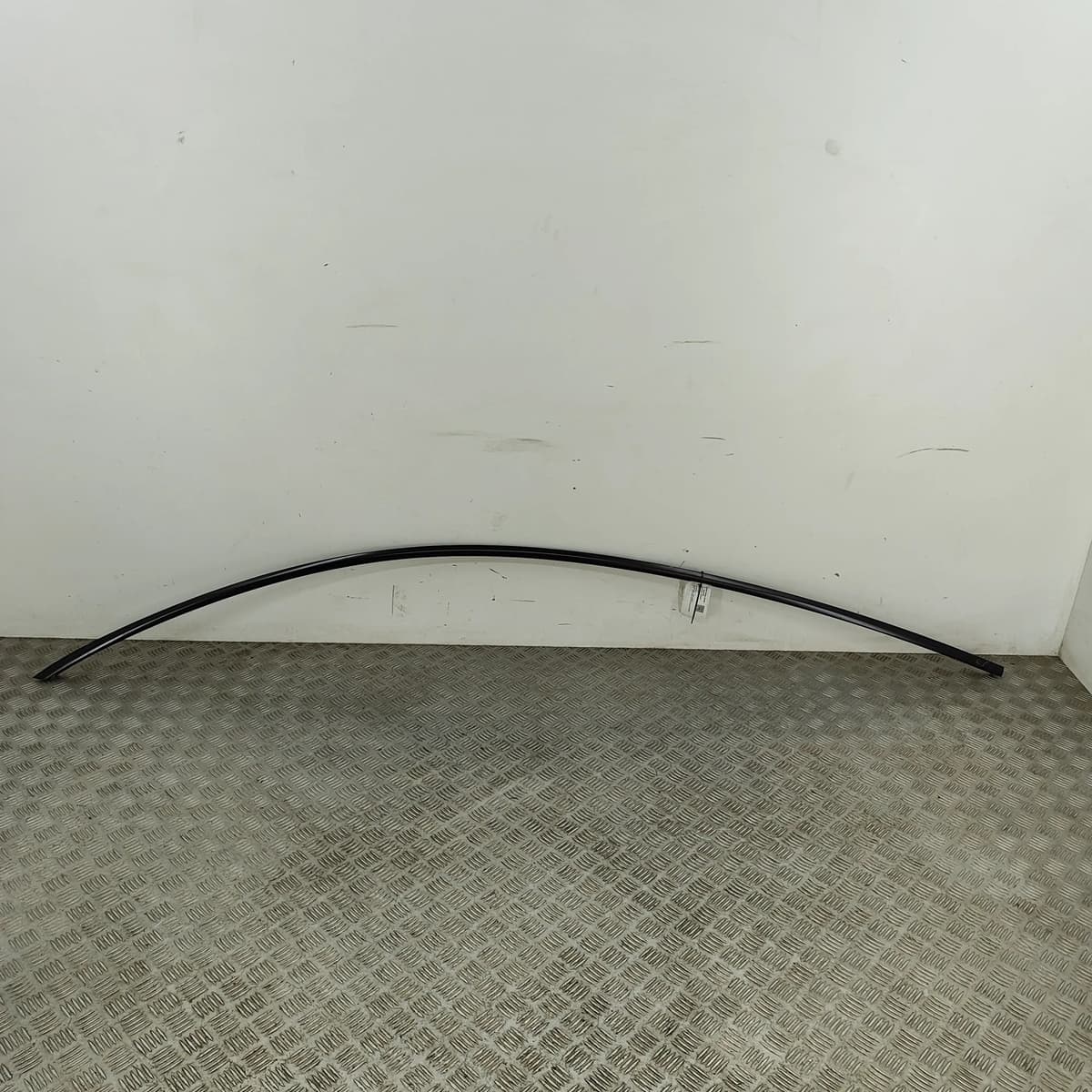 TESLA MODEL Y Left Side Roof Strip Trim 1495730-00-C Electricity 2023 28451900