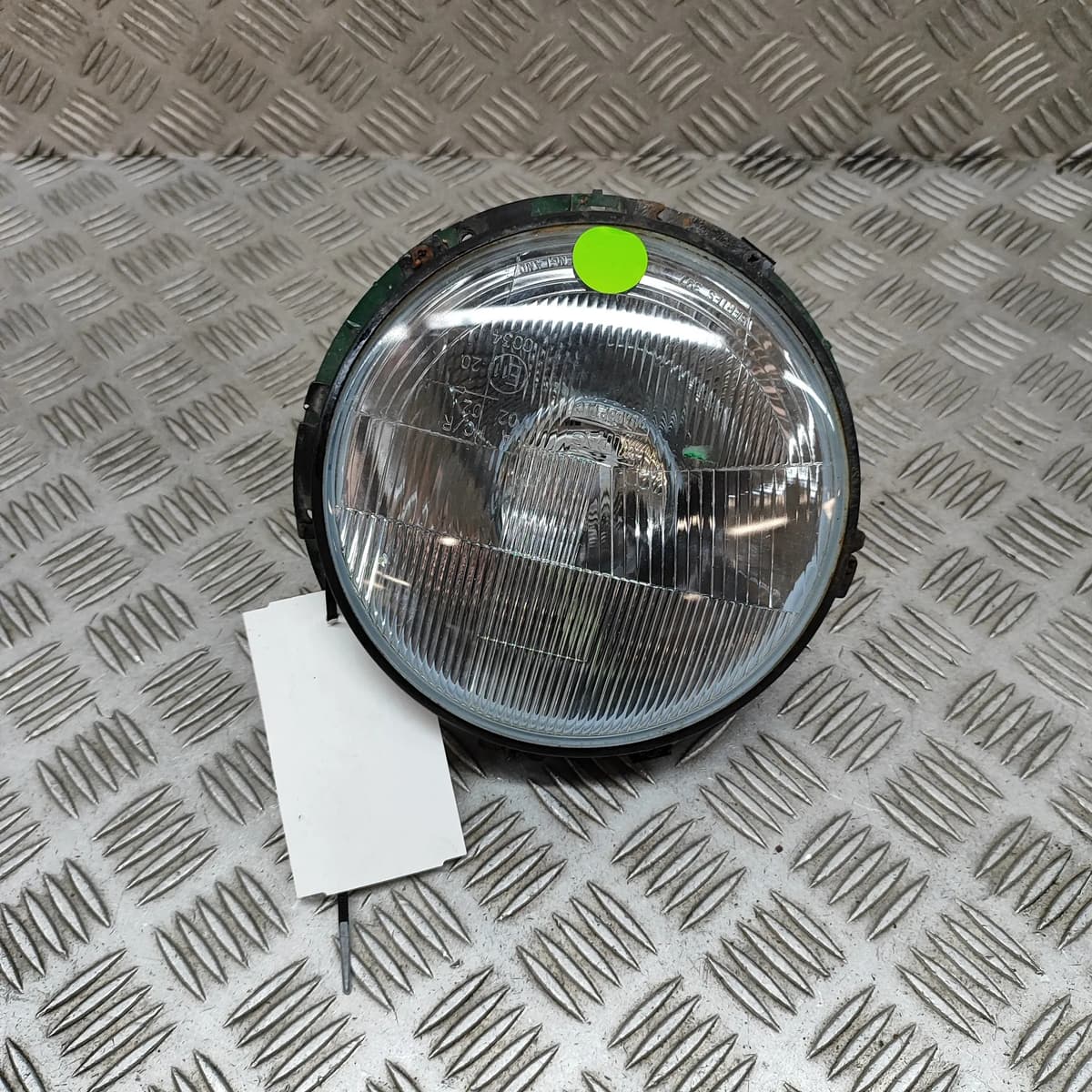 LAND ROVER DEFENDER L315 Front Left Headlight RHD XBC104480 2005 28452052