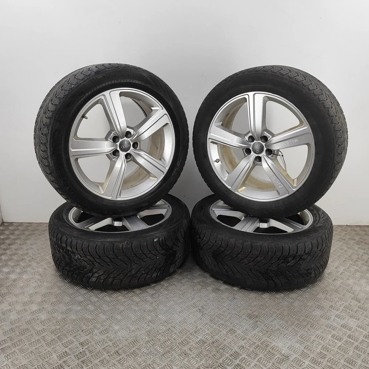 AUDI E-TRON GEN Alloy Wheel Set W/ Tires 4KE601025S 300kw 2019 28452647