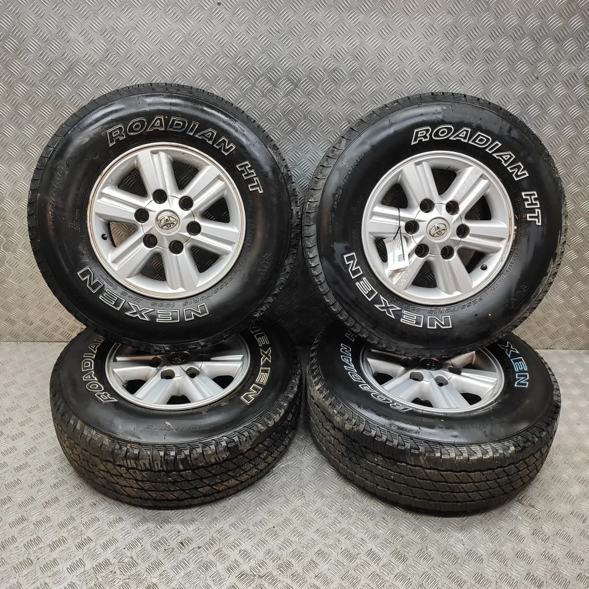 TOYOTA HILUX MK7 Pick-up N1, N2, N3 Alloy Wheel Set 42611-0KC20 2.5 28453058