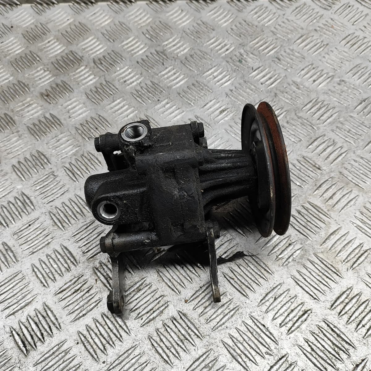 BMW 5 E34 Power Steering Pump 1987 28454400