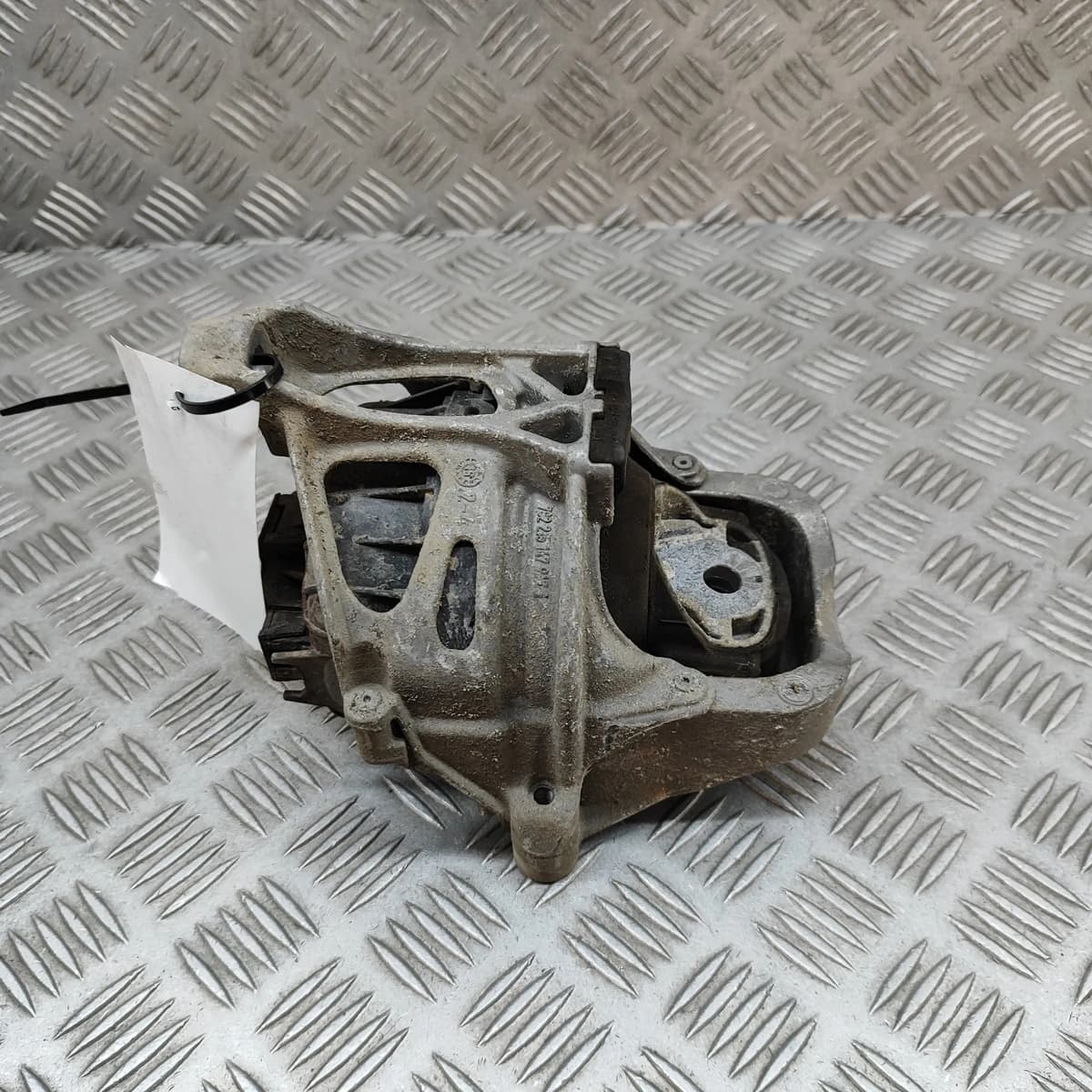 AUDI Q7 4M Right Side Engine Mount 4M0199372C 3.0 Diesel 200kw 2015 28482016