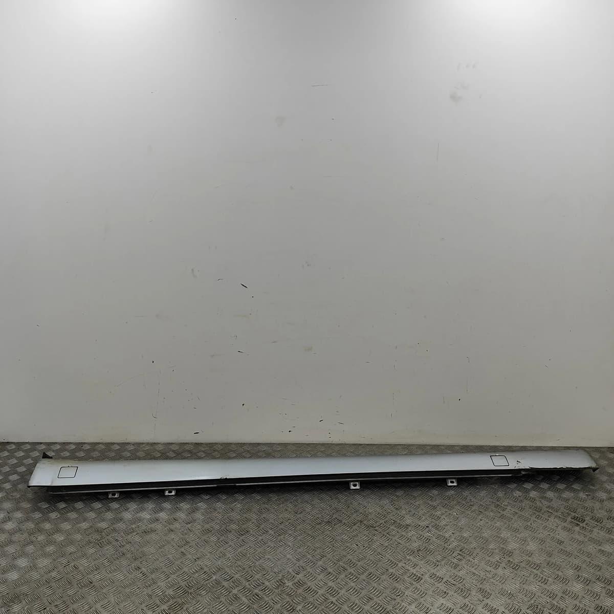 MERCEDES-BENZ S W220 Seitenschwellerabdeckung aus Kunststoff links A2206900140