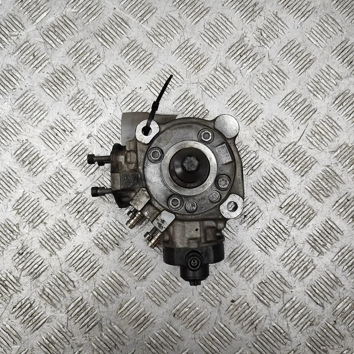 BMW 5 F10 Fuel Pump 7823463 3.0 Diesel 180kw 2010 28799275