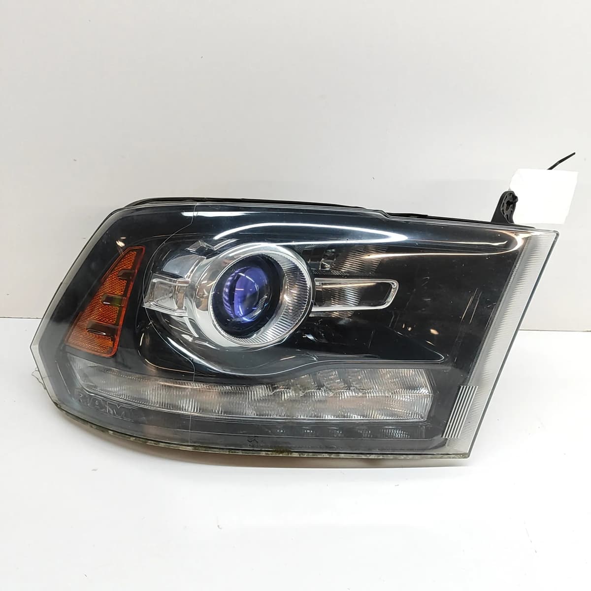 DODGE RAM 1500 Pick-up DJ DS Front Right Headlight 68093220AC 5.7 28884752