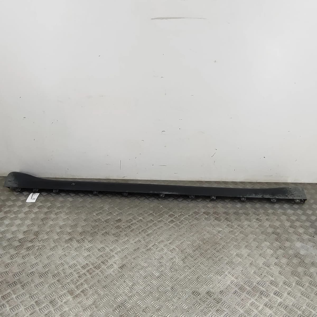 TESLA MODEL Y Right Side Plastic Sideskirt Cover 1497744-00-B 2022 29020566