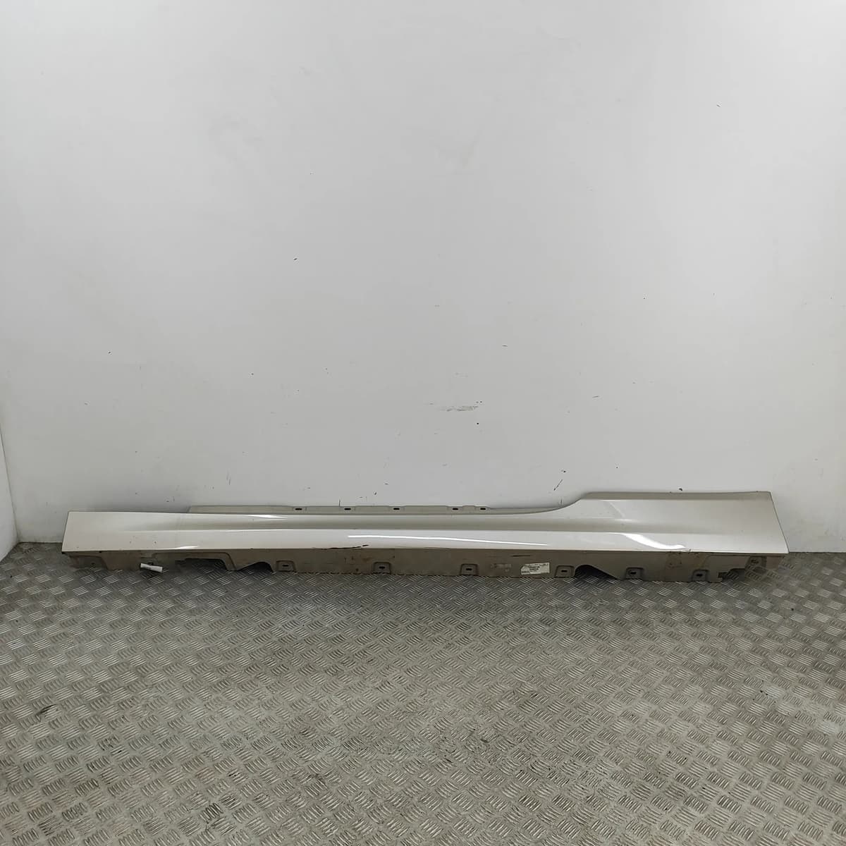 BMW 6 Cabrio F12 Left Side Plastic Sideskirt Cover 7265201 2012 29046605