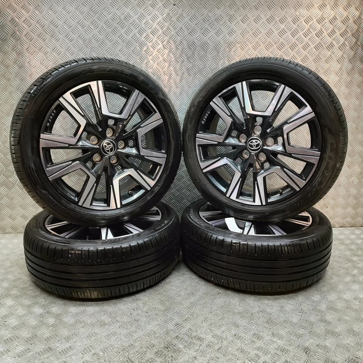TOYOTA YARIS CROSS MXP Alloy Wheel Set 42611-YP560 1.5 29046952