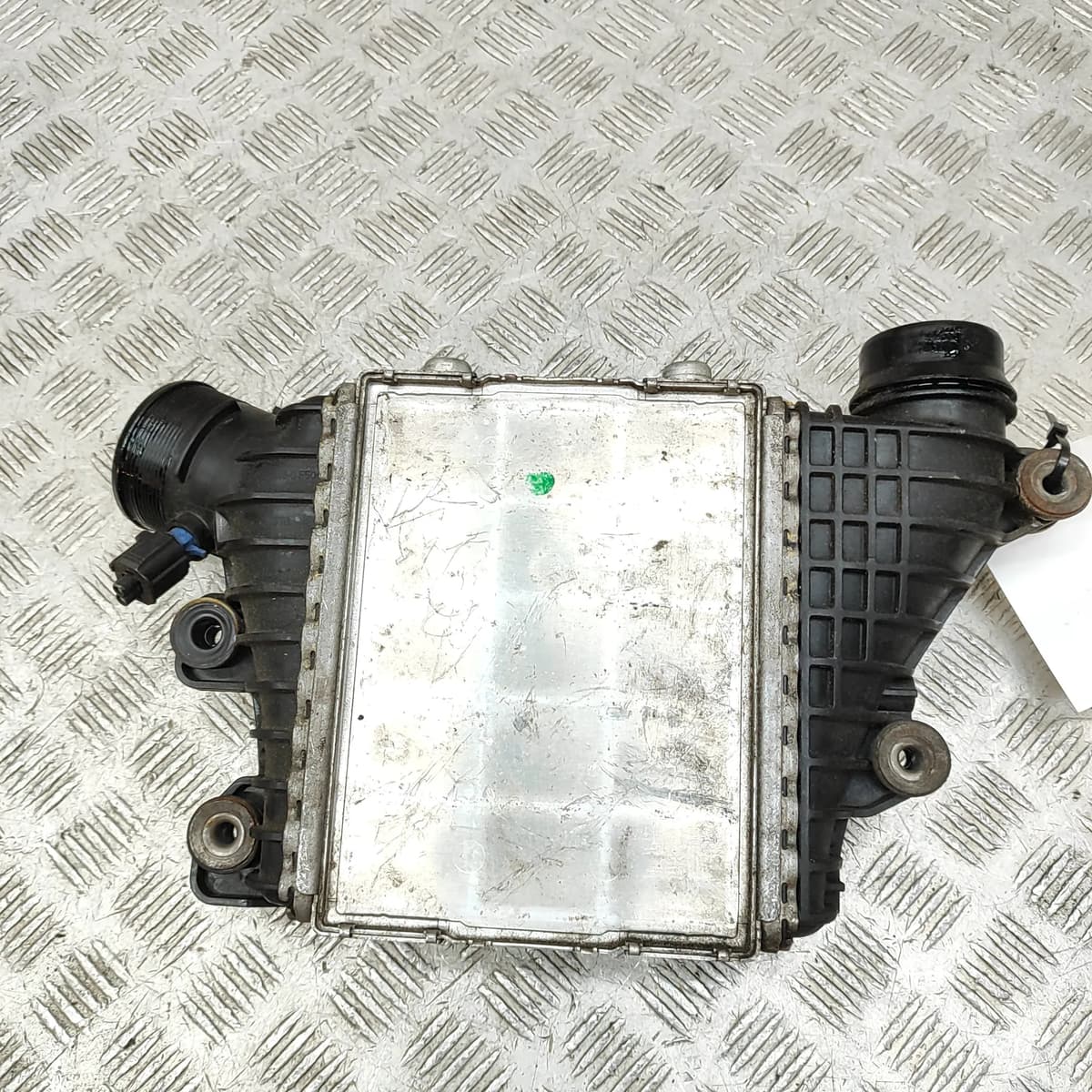 LAND ROVER RANGE ROVER EVOQUE L538 Intercooler Radiator GJ32-9L440-AD 29053492