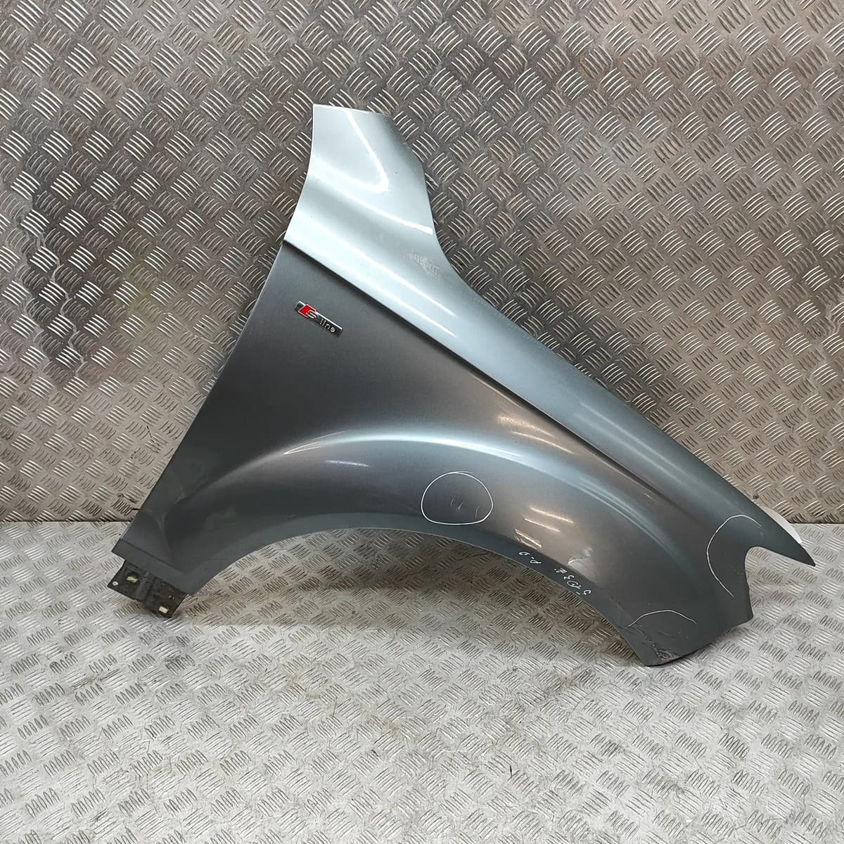 AUDI Q7 4L Front Right Fender 4L0821102 4.2 Petrol 257kw 2007 29071573