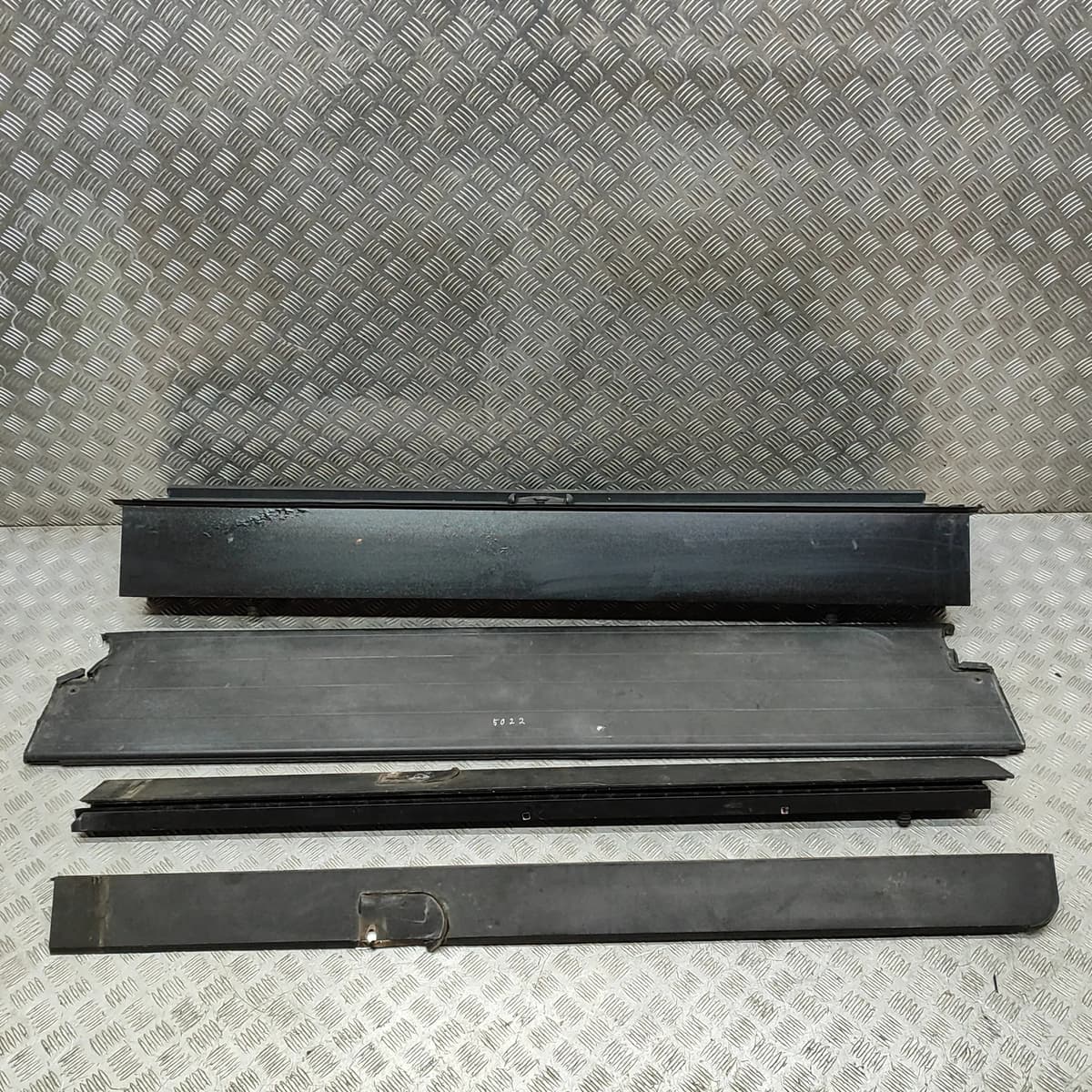 TOYOTA HILUX Mk7 Trunk Boot Sliding Parcel Shelf 2016 29072444