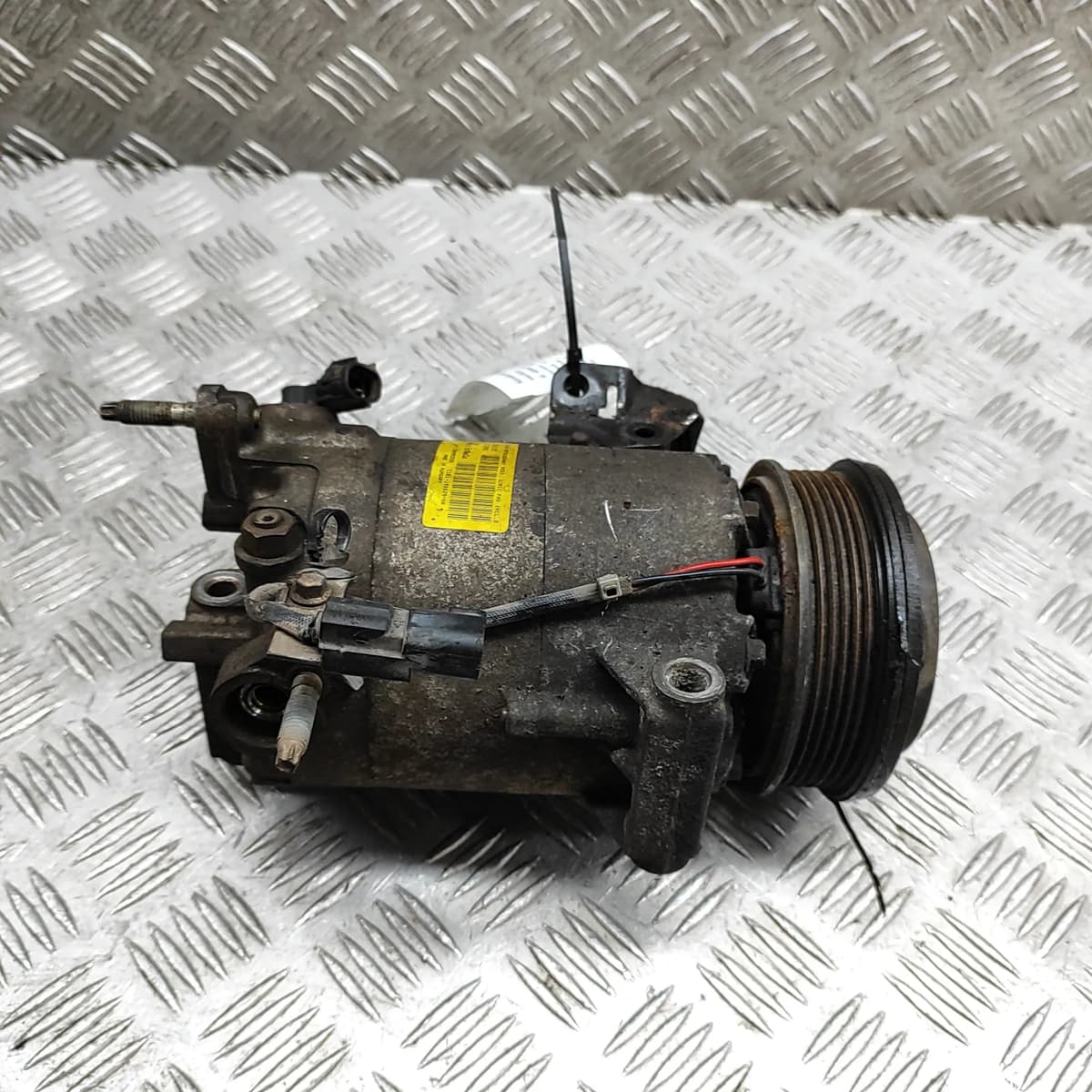 FORD FIESTA Mk6 Van Air Condition A/C Pump C1B1-19D629-AH 1.0 Petrol 29082752