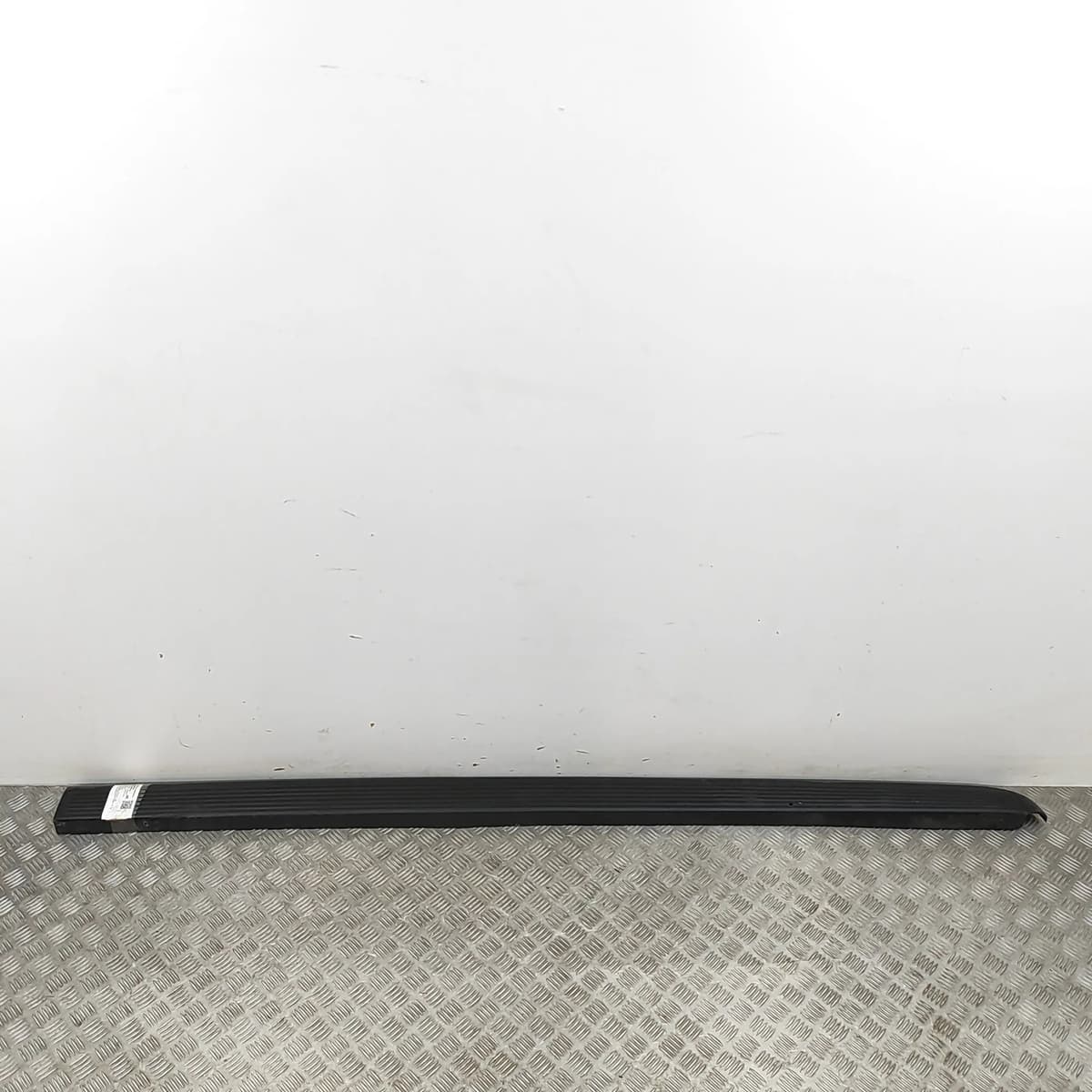 FORD USA F-150 Right Side Plastic Sideskirt Cover F85B-83291A34-AAW 2004