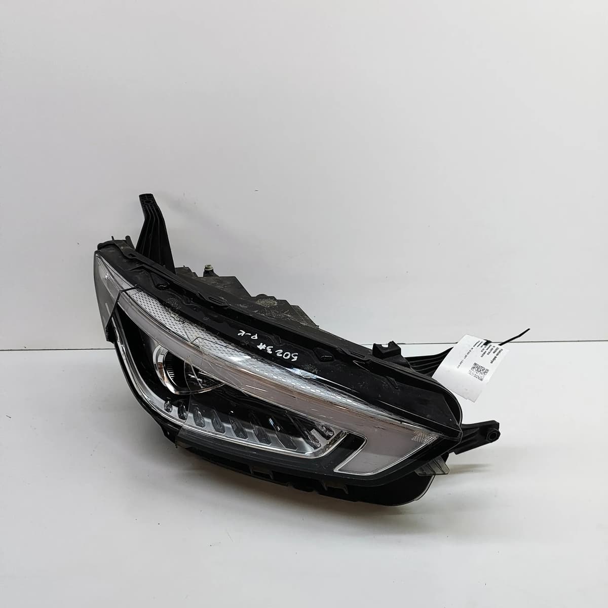 MG ZS SUV Front Right Headlight RHD 11275391 2024 29177018