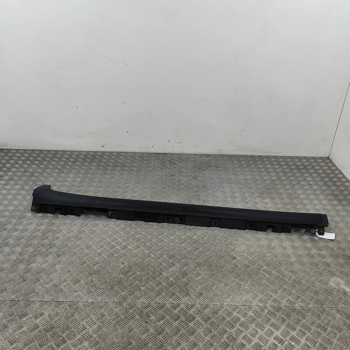 BMW X3 F25 Right Side Plastic Sideskirt Cover 7210080 2011 29178990