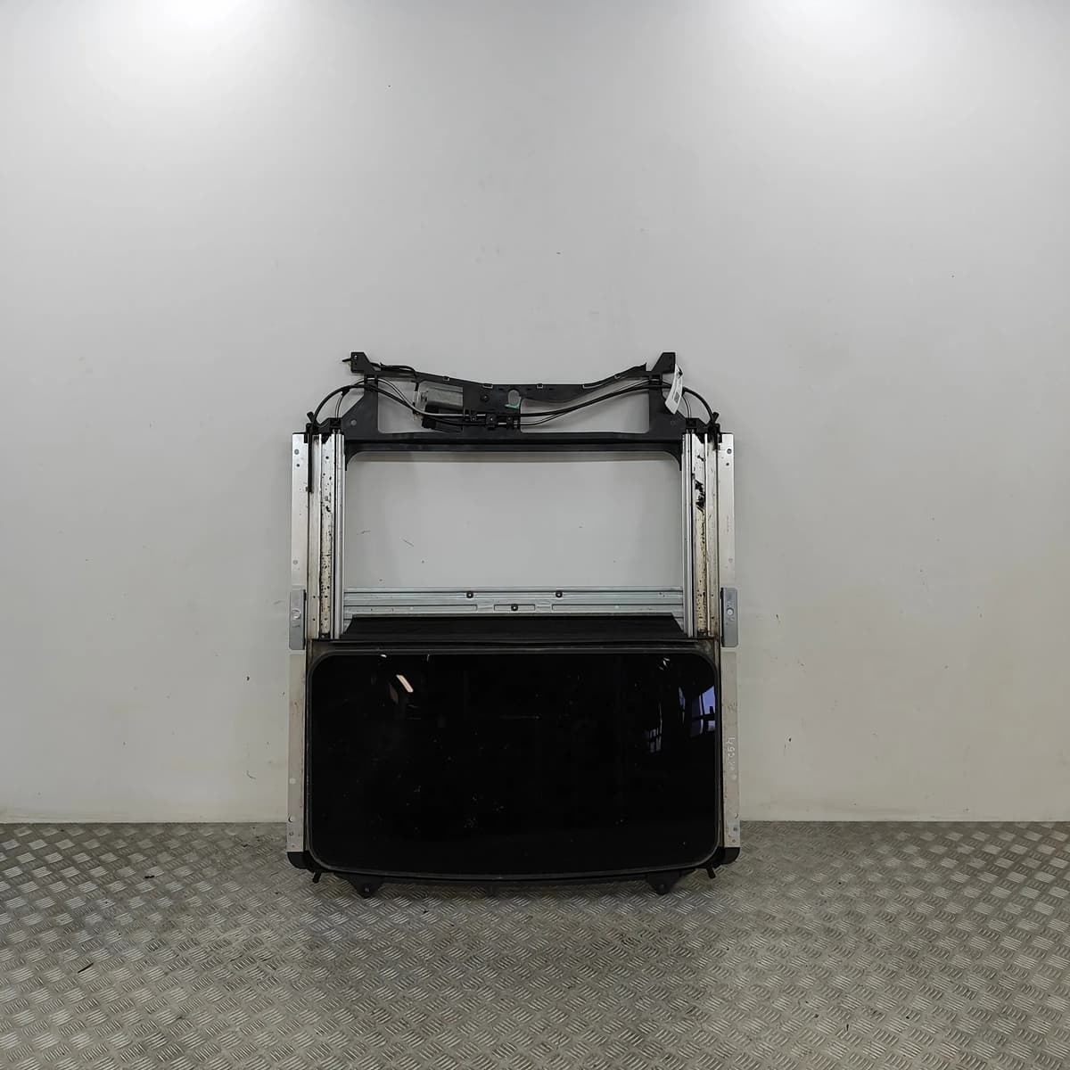 JEEP GRAND CHEROKEE MK3 WH, WK Sunroof K05137559AD 4.7 Petrol 170kw 29330886