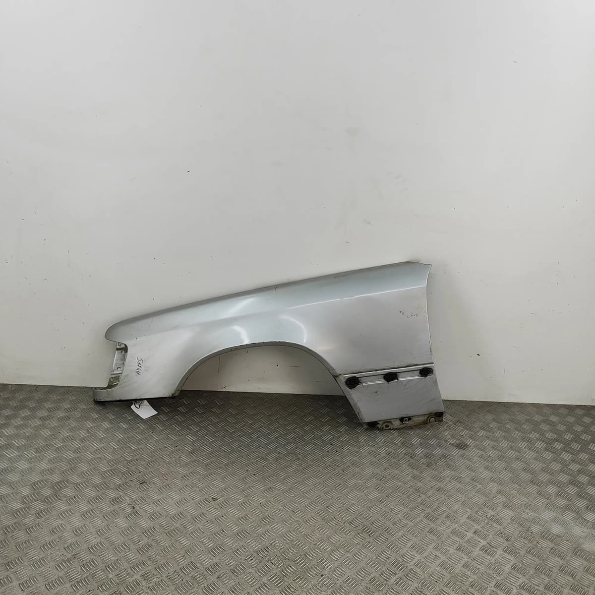 MERCEDES-BENZ E W124 Front Left Fender A1248800518 3.0 Diesel 100kw 29348489