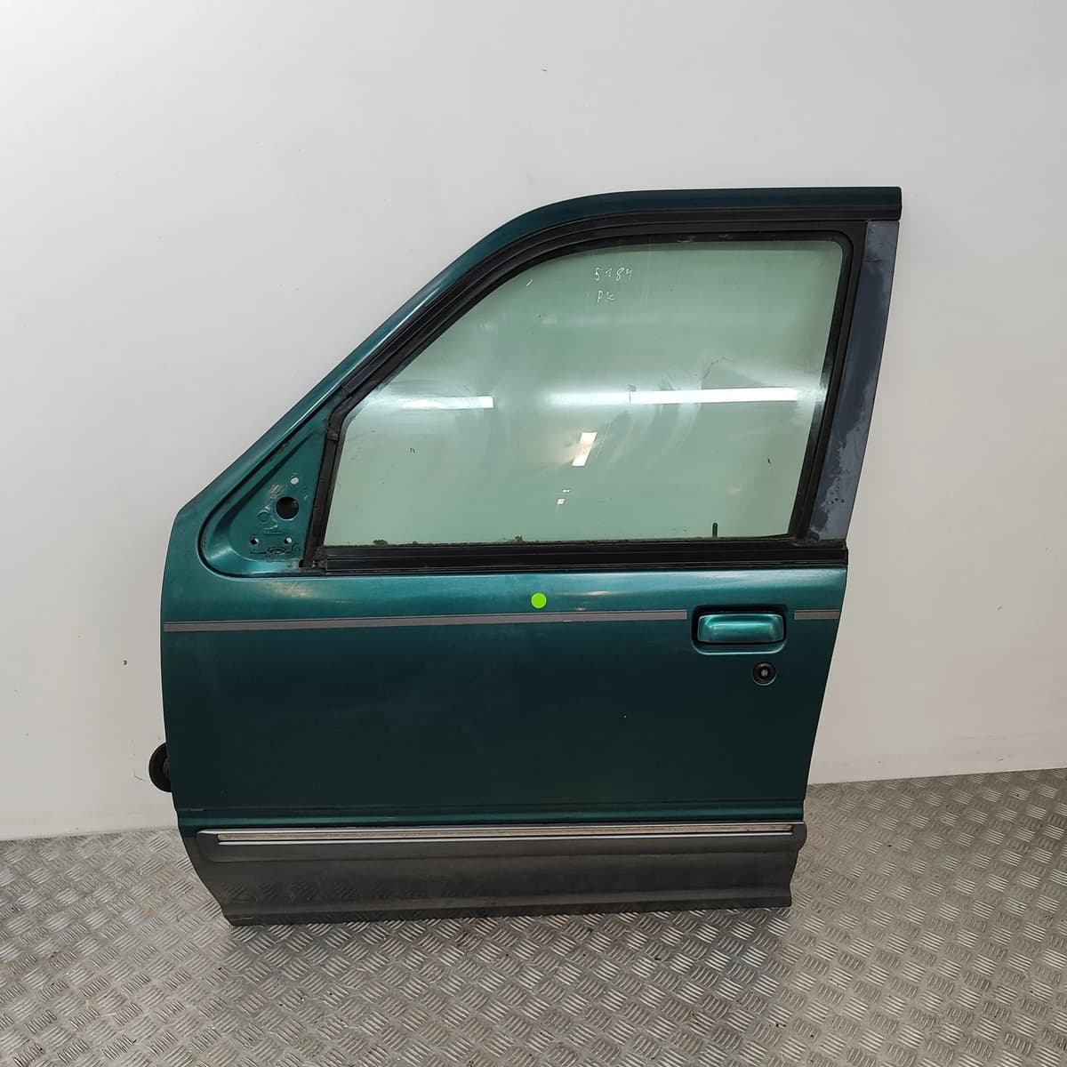 FORD USA EXPLORER U2 Front Left Door F67Z-9820125-BA 4.0 Petrol 119kw 29406194