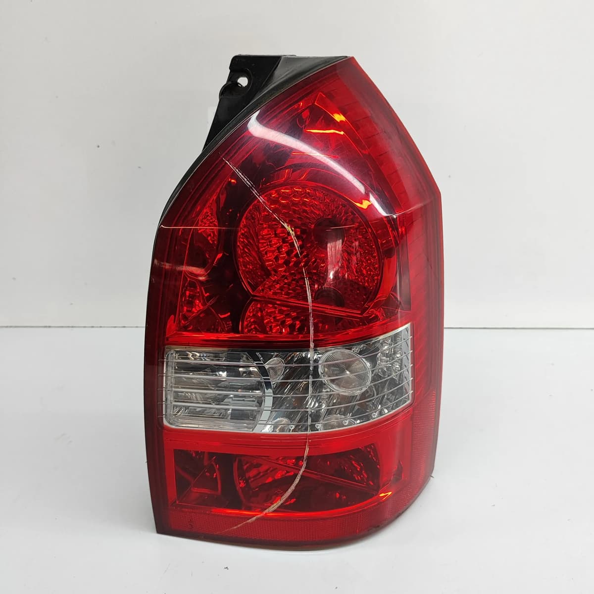HYUNDAI TUCSON JM Rear Right Tail Light  92402-2E010 2004 29437550