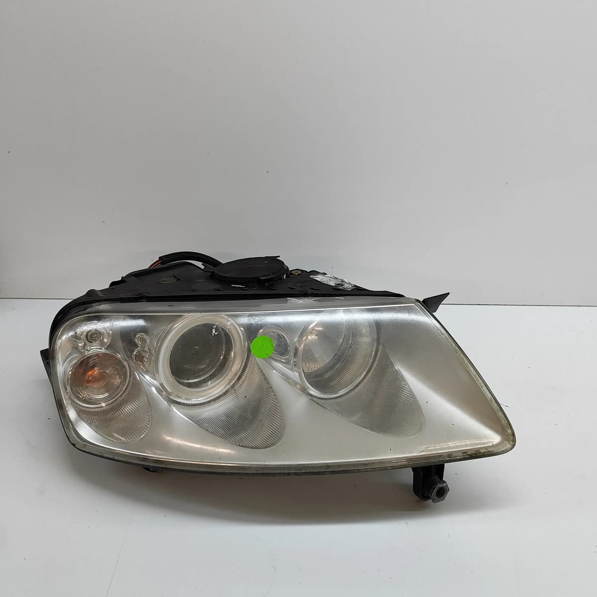 VW TOUAREG 7LA, 7L6, 7L7 Front Right Headlight 7L6941018BK 4.2 Petrol 29439656