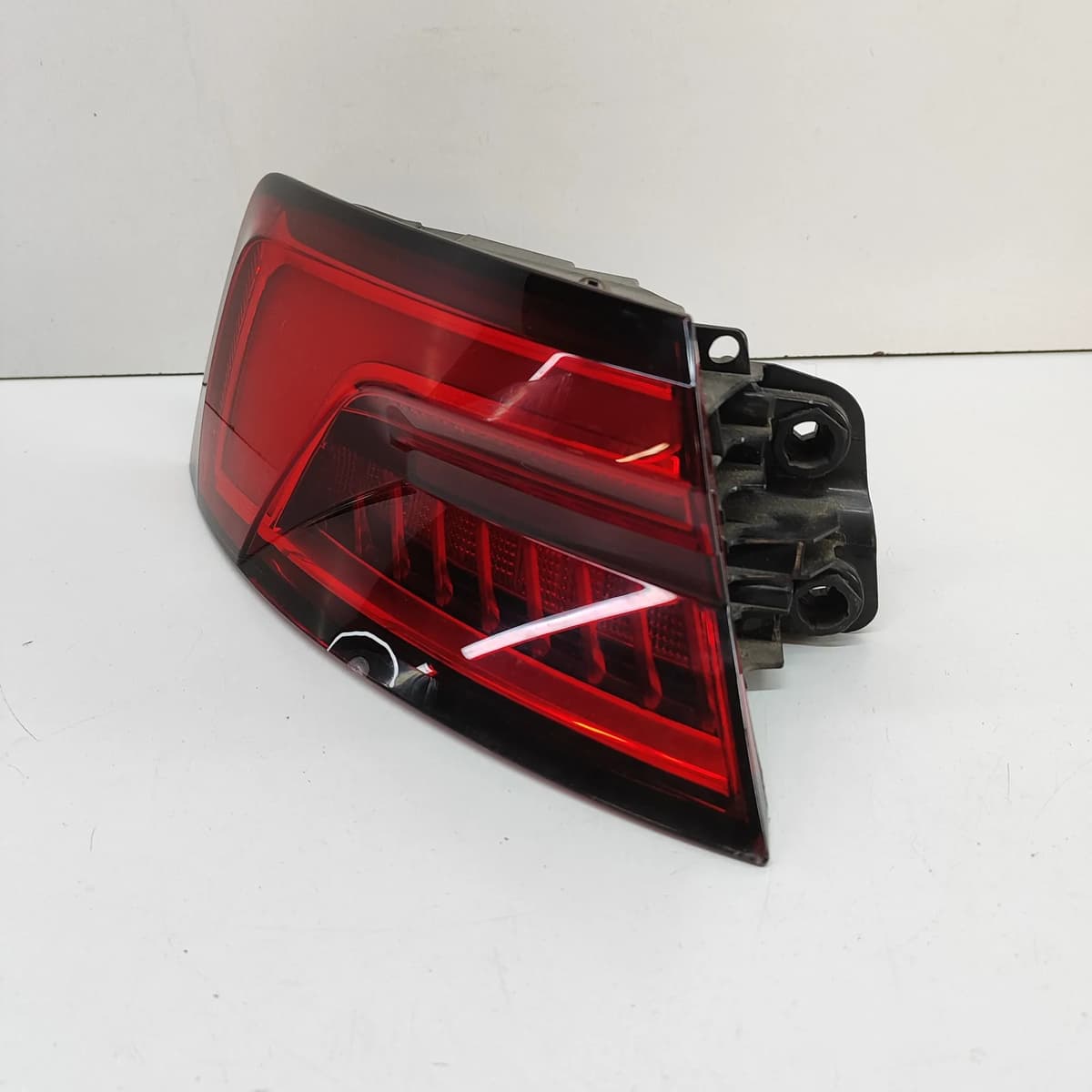 AUDI A5 F5 Rear Left Tail Light 8W6945091D RHD 2017 29573405