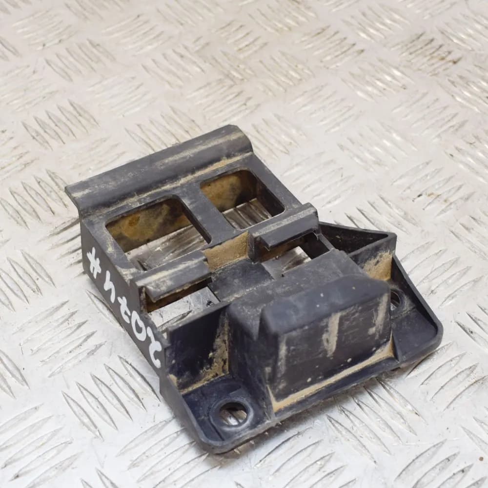 Volkswagen Crafter 30-50 Front Bumper Left Side Bracket A9068850163 2015