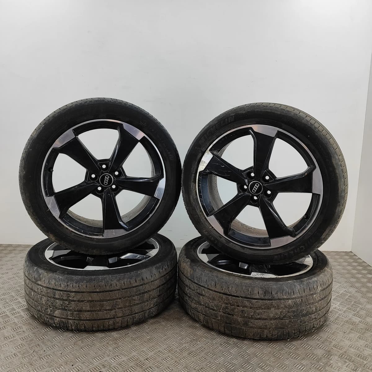 AUDI Q5 FY Alloy Wheel Set 80A601025AQ 2020 29769432
