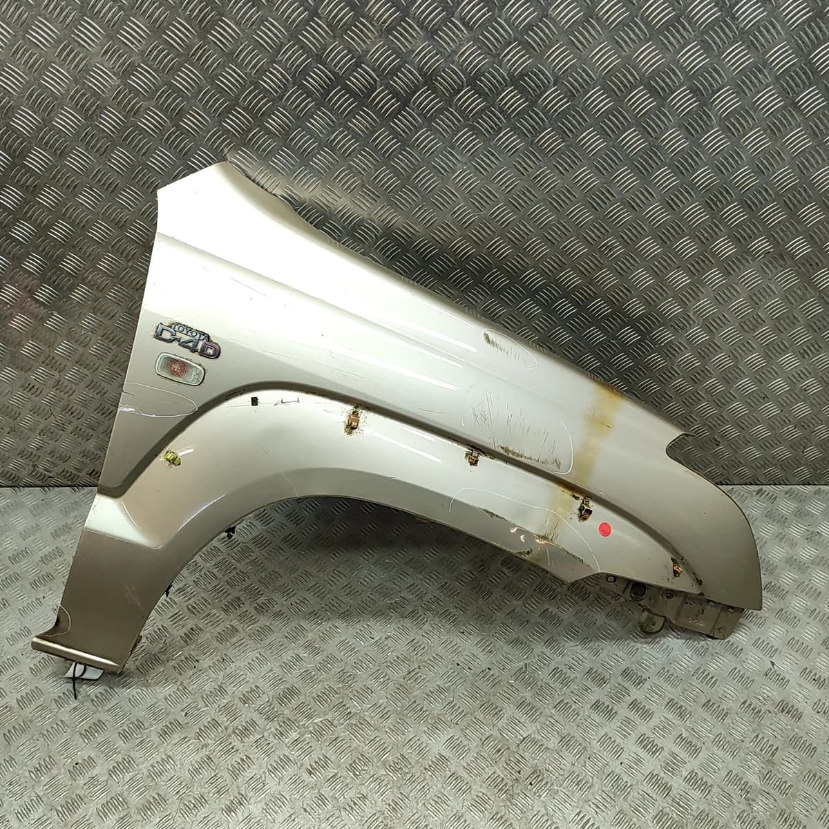 TOYOTA LAND CRUISER J120 Front Right Fender 53801-60850 3.0 Diesel 29769986 2004