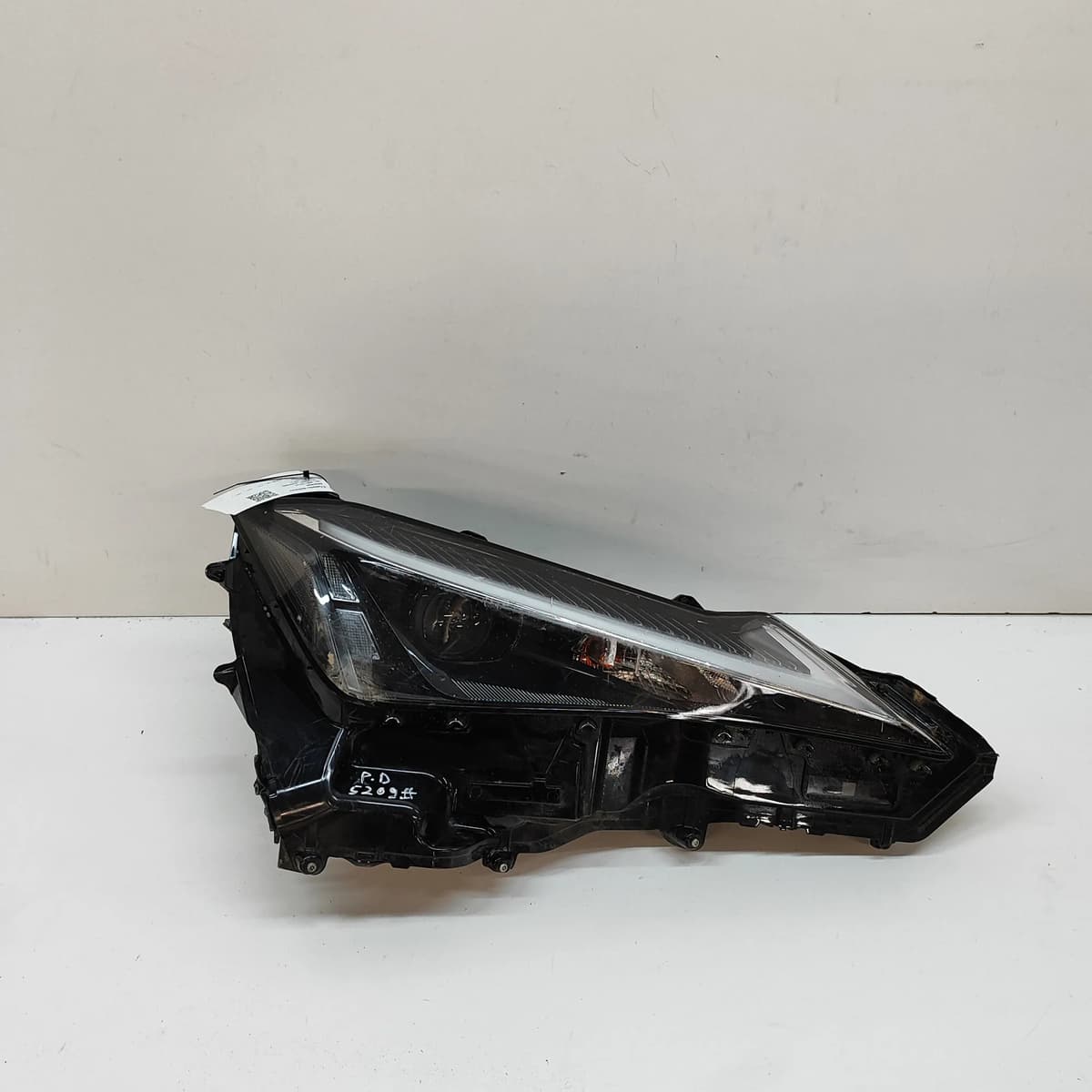 LEXUS UX ZA10 Front Right Headlight RHD 81145-76260 2022 29770176