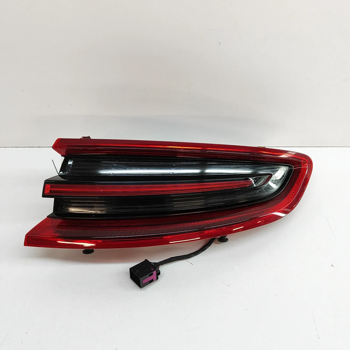 PORSCHE MACAN 95B Rear Right Tail Light 95B945096D 3.0 Petrol 250kw 29813556