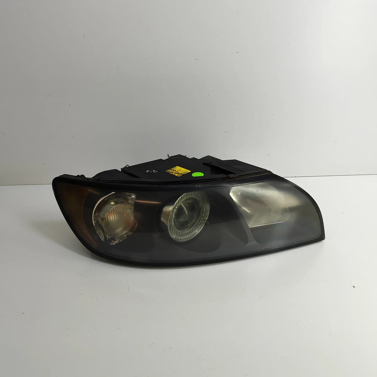 VOLVO S40 Mk2 Front Right Headlight RHD 30698880 2.5 Petrol 162kw 2005 29829194
