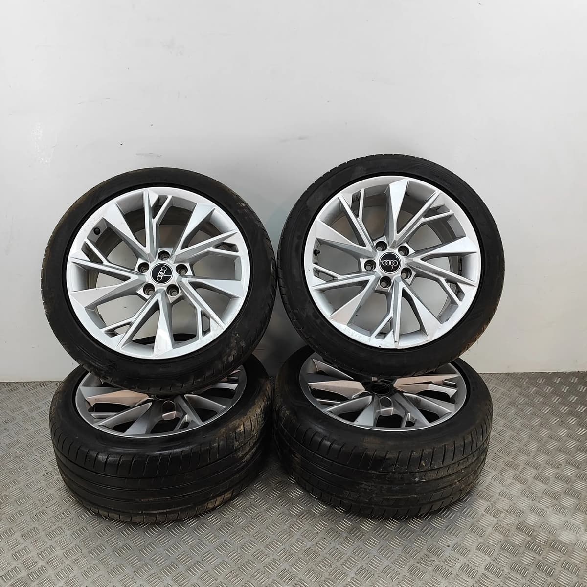 AUDI A5 F53 Alloy Wheel Set 8W0601025FM 2.0 Petrol / electricity 110kw 29831781