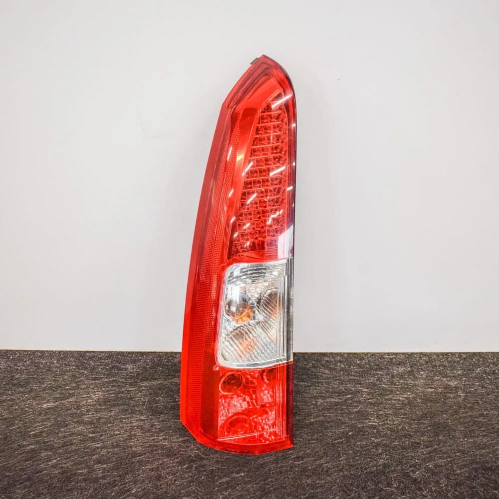 VOLVO V70 MK2 SW Rear Left Side Tail Light 2007